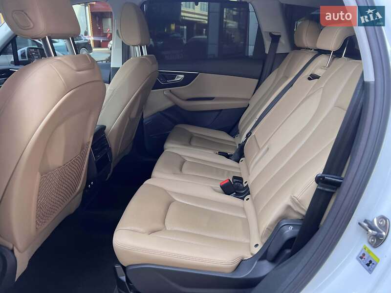 Позашляховик / Кросовер Audi Q7 2020 в Львові