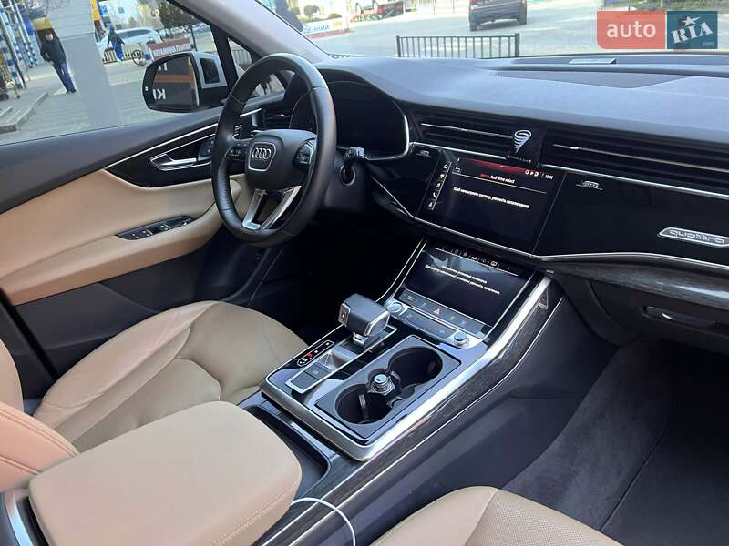 Позашляховик / Кросовер Audi Q7 2020 в Львові