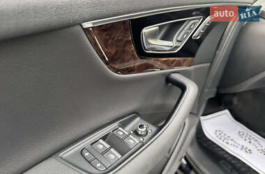 Внедорожник / Кроссовер Audi Q7 2016 в 