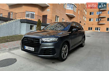 Позашляховик / Кросовер Audi Q7 2018 в 