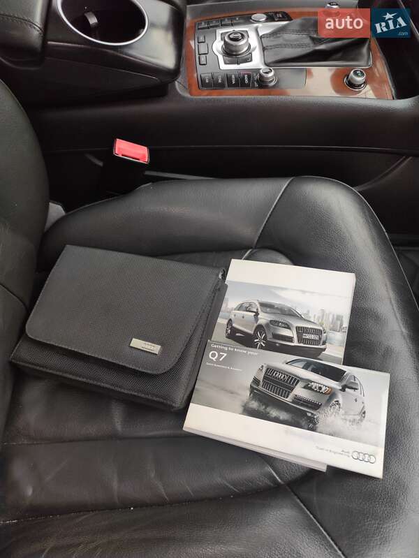 Позашляховик / Кросовер Audi Q7 2013 в Дніпрі