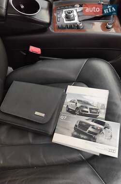 Внедорожник / Кроссовер Audi Q7 2013 в 
