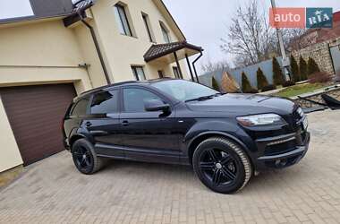 Позашляховик / Кросовер Audi Q7 2013 в 