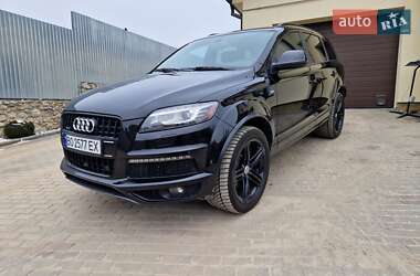 Позашляховик / Кросовер Audi Q7 2013 в 