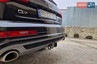 Позашляховик / Кросовер Audi Q7 2013 в 