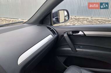 Позашляховик / Кросовер Audi Q7 2013 в 
