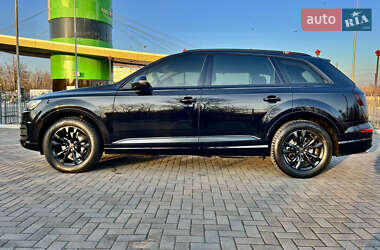 Внедорожник / Кроссовер Audi Q7 2016 в 