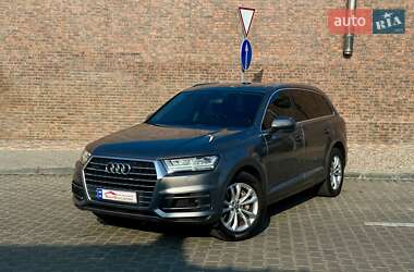 Позашляховик / Кросовер Audi Q7 2015 в 
