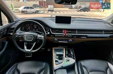 Позашляховик / Кросовер Audi Q7 2015 в 
