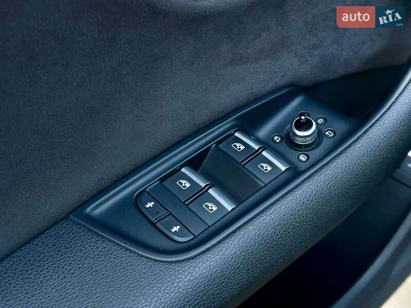 Позашляховик / Кросовер Audi Q7 2015 в Одесі