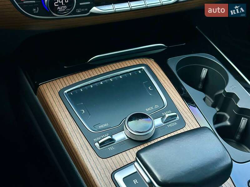 Позашляховик / Кросовер Audi Q7 2015 в Одесі