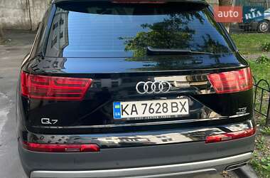 Внедорожник / Кроссовер Audi Q7 2017 в 