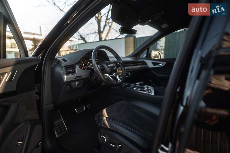 Позашляховик / Кросовер Audi Q7 2018 в Полтаві