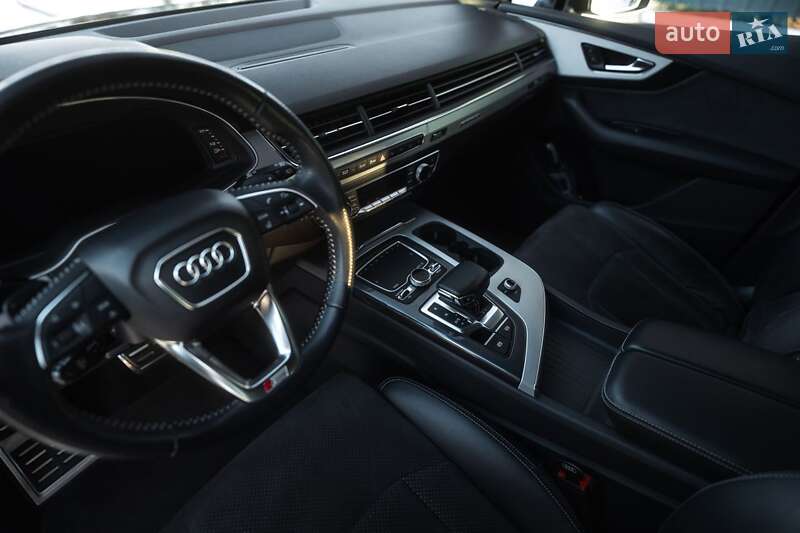 Позашляховик / Кросовер Audi Q7 2018 в Полтаві