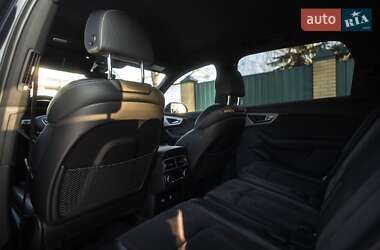 Внедорожник / Кроссовер Audi Q7 2018 в 