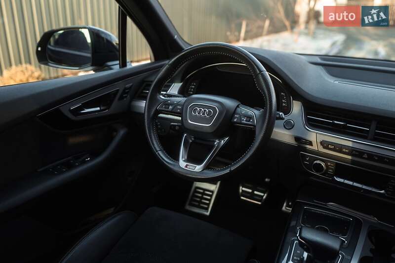 Позашляховик / Кросовер Audi Q7 2018 в Полтаві