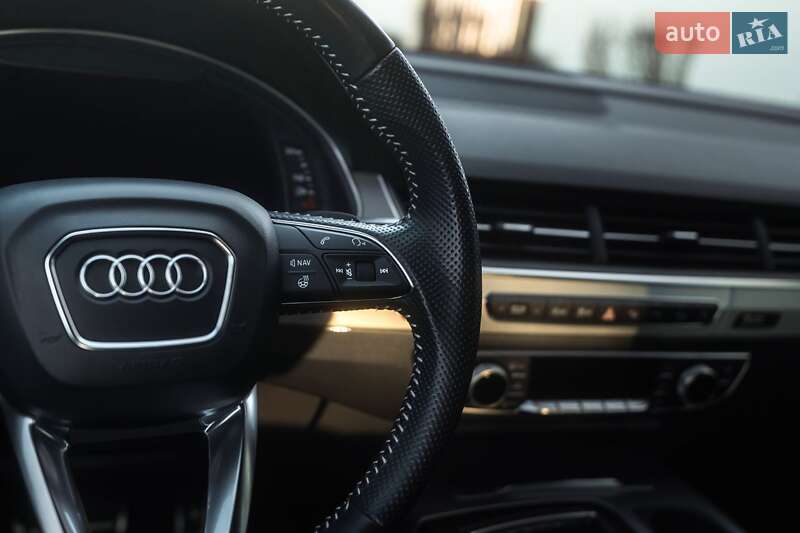 Позашляховик / Кросовер Audi Q7 2018 в Полтаві