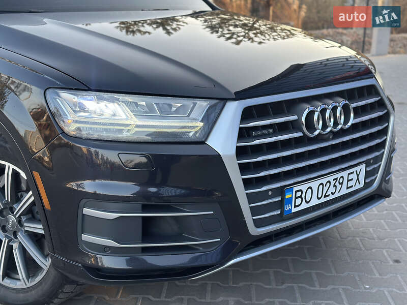 Внедорожник / Кроссовер Audi Q7 2016 в Ровно