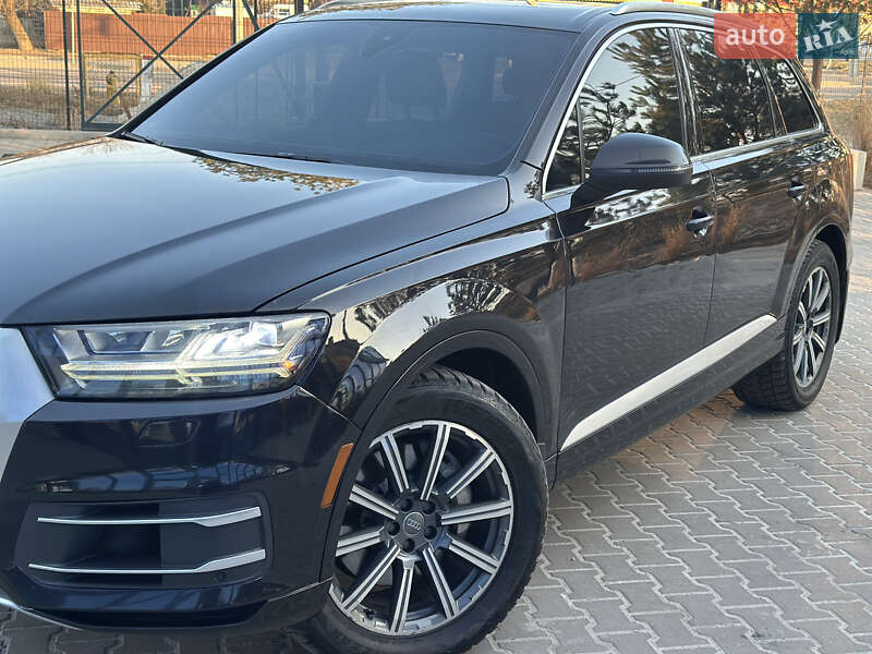 Внедорожник / Кроссовер Audi Q7 2016 в Ровно
