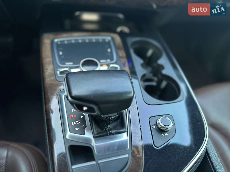 Внедорожник / Кроссовер Audi Q7 2016 в Ровно