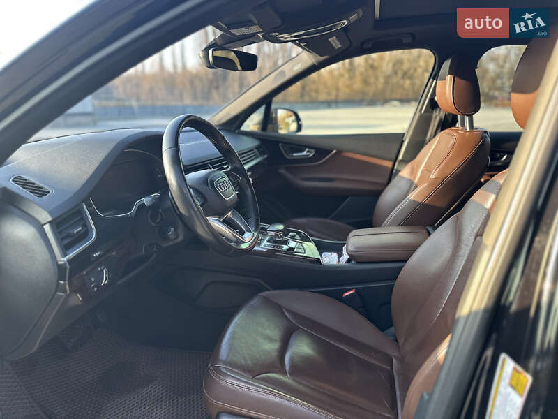 Внедорожник / Кроссовер Audi Q7 2016 в Ровно