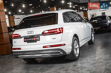 Внедорожник / Кроссовер Audi Q7 2022 в 