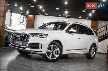 Внедорожник / Кроссовер Audi Q7 2022 в 