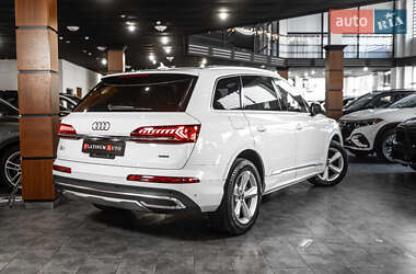 Внедорожник / Кроссовер Audi Q7 2022 в 