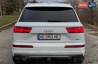 Позашляховик / Кросовер Audi Q7 2017 в Дніпрі