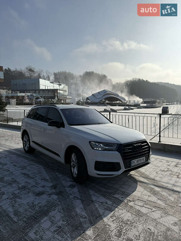 Позашляховик / Кросовер Audi Q7 2016 в Львові