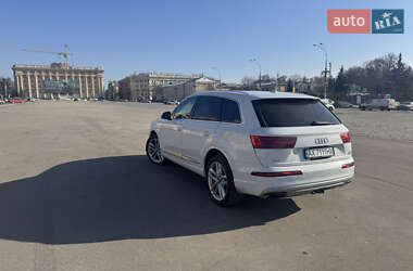 Внедорожник / Кроссовер Audi Q7 2018 в 