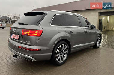 Внедорожник / Кроссовер Audi Q7 2016 в 