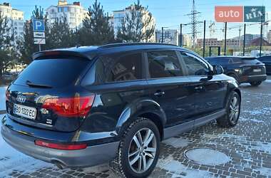 Внедорожник / Кроссовер Audi Q7 2011 в 