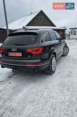 Внедорожник / Кроссовер Audi Q7 2012 в 