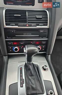 Внедорожник / Кроссовер Audi Q7 2012 в 