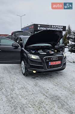 Внедорожник / Кроссовер Audi Q7 2012 в 