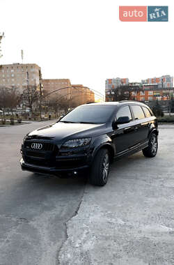 Позашляховик / Кросовер Audi Q7 2013 в Луцьку