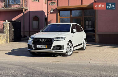 Внедорожник / Кроссовер Audi Q7 2017 в Сваляве