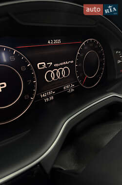 Внедорожник / Кроссовер Audi Q7 2017 в 