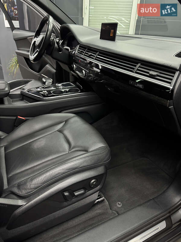 Внедорожник / Кроссовер Audi Q7 2017 в Коломые
