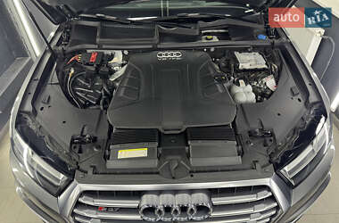 Внедорожник / Кроссовер Audi Q7 2017 в 