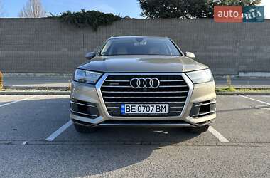 Внедорожник / Кроссовер Audi Q7 2016 в 