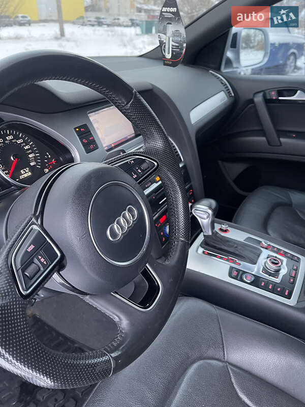Внедорожник / Кроссовер Audi Q7 2013 в Харькове
