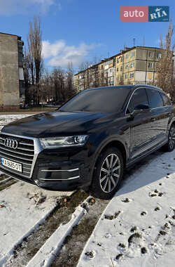 Внедорожник / Кроссовер Audi Q7 2017 в Кривом Роге