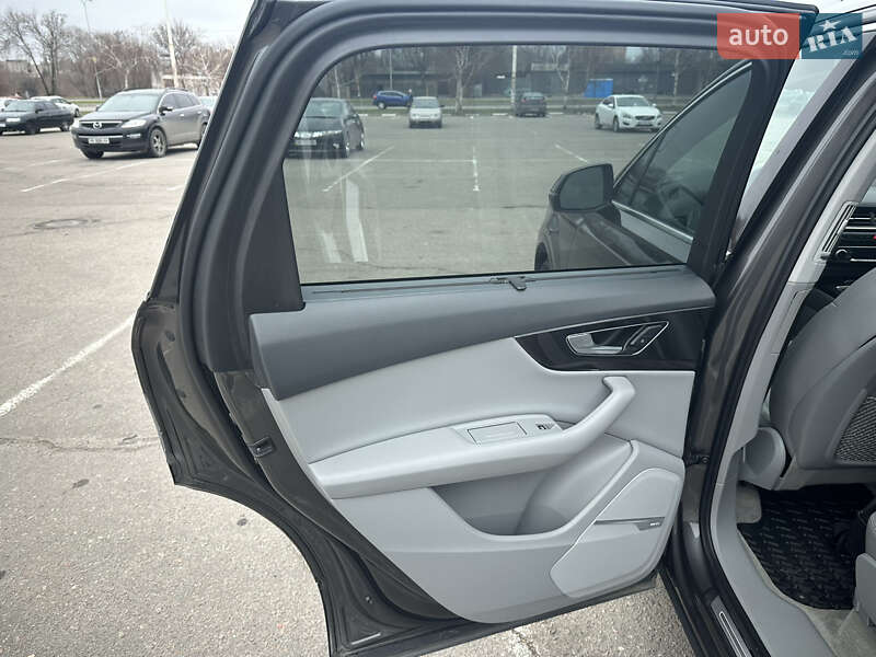 Позашляховик / Кросовер Audi Q7 2018 в Запоріжжі
