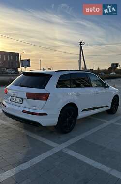 Позашляховик / Кросовер Audi Q7 2017 в Львові