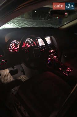 Позашляховик / Кросовер Audi Q7 2007 в 