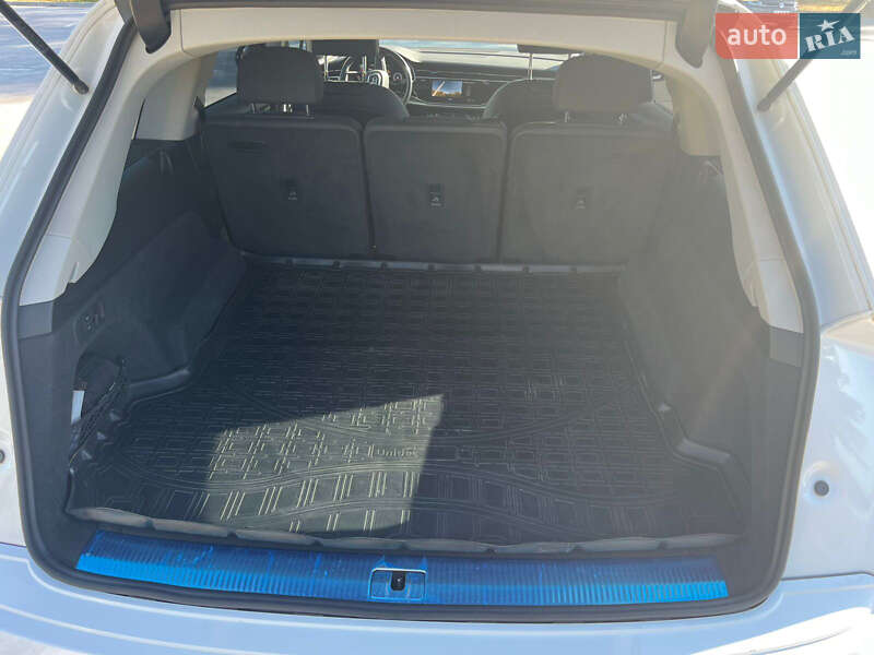 Внедорожник / Кроссовер Audi Q7 2021 в Синельниково