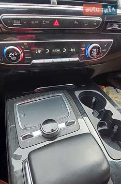 Внедорожник / Кроссовер Audi Q7 2016 в 