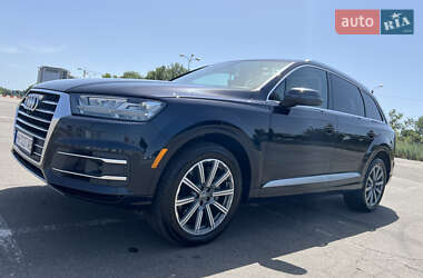 Внедорожник / Кроссовер Audi Q7 2017 в 